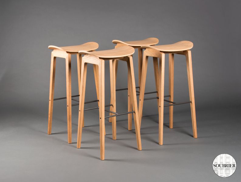 4 Oak laminated stools