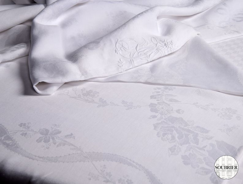 damask tablecloth