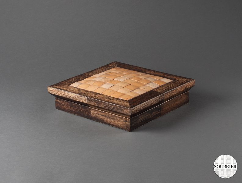 Boîte carrée en bois de palmier