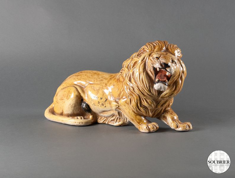 Lion en céramique