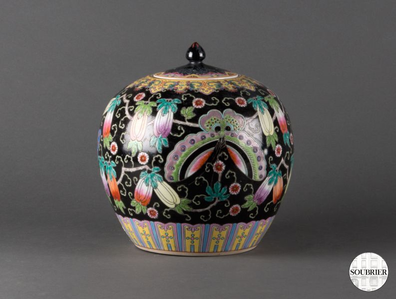 Butterfly chinese vase