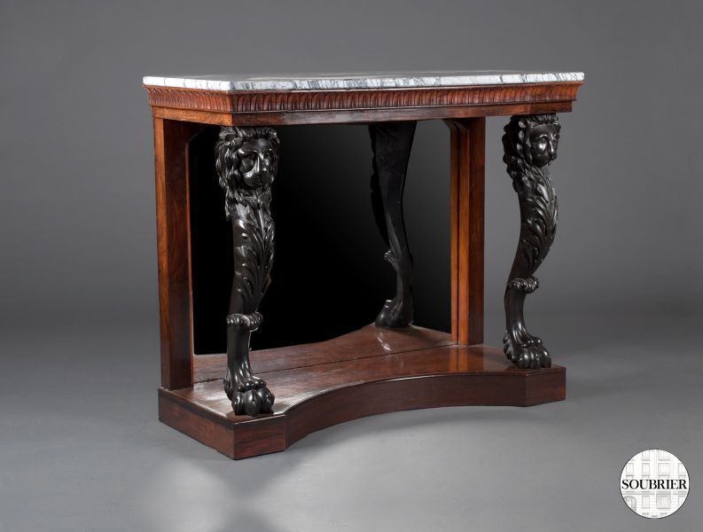 English Console with lion heads