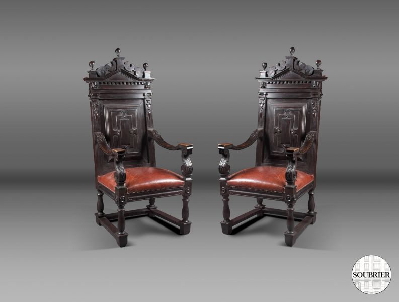 Paire de fauteuils style Renaissance
