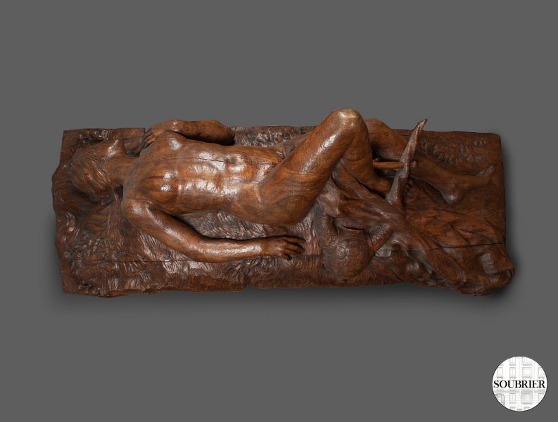 Sculpture en bois d'une Nymphe