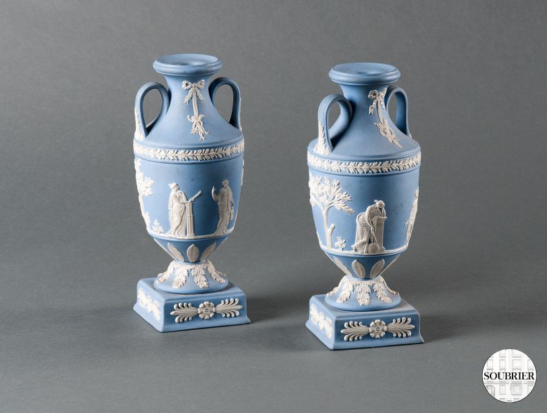 Two Wedgwood vases Medicis