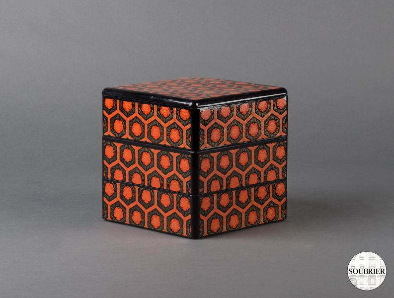 Chinese lacquer box