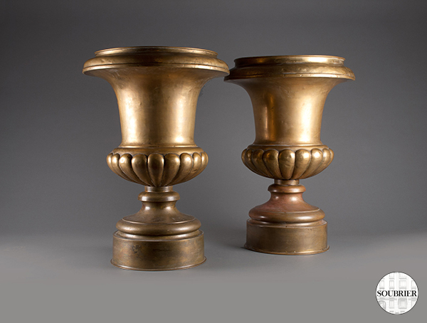 Medicis copper vases