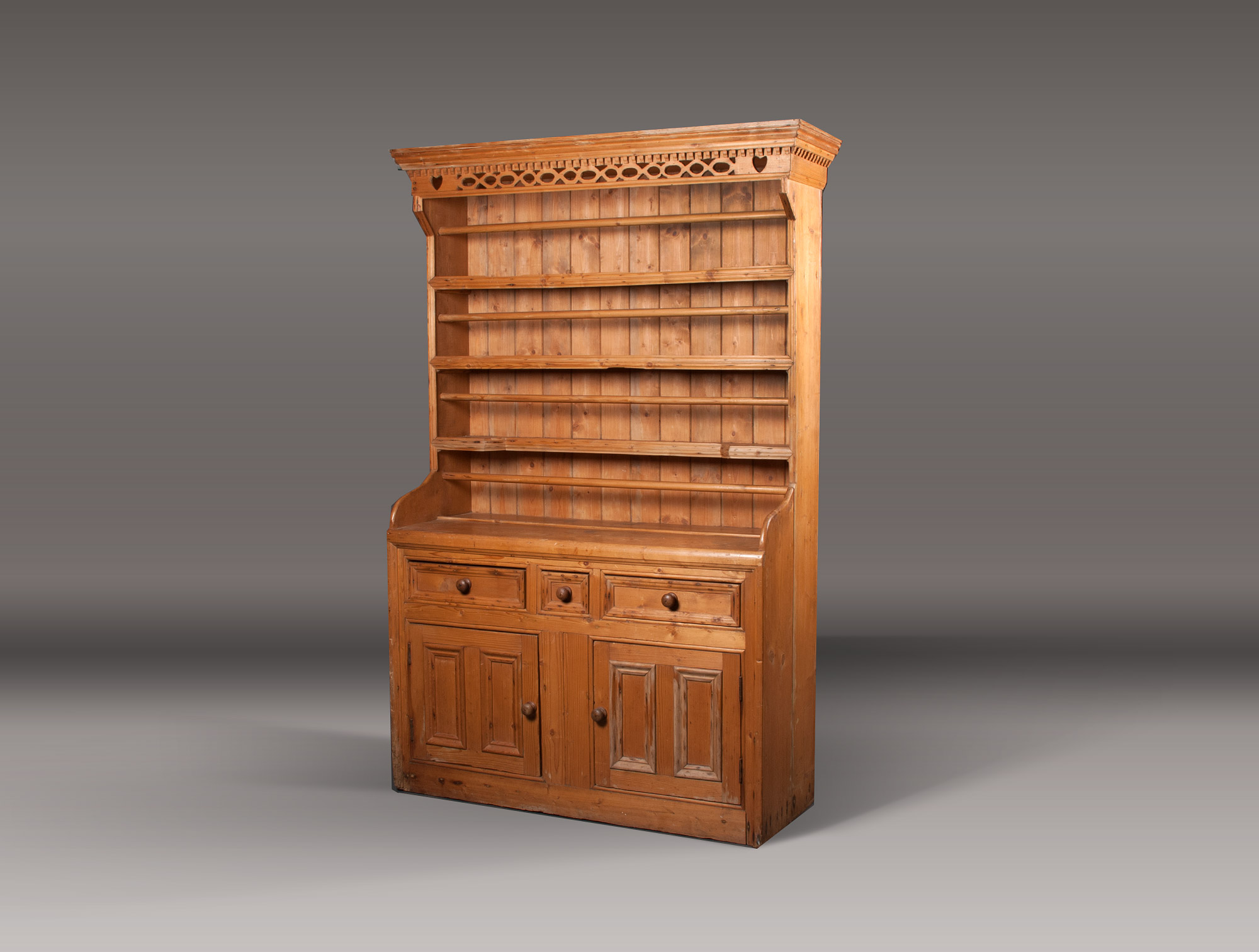 Irish twentieth century Soubrier Rent Storage Dresser XXth