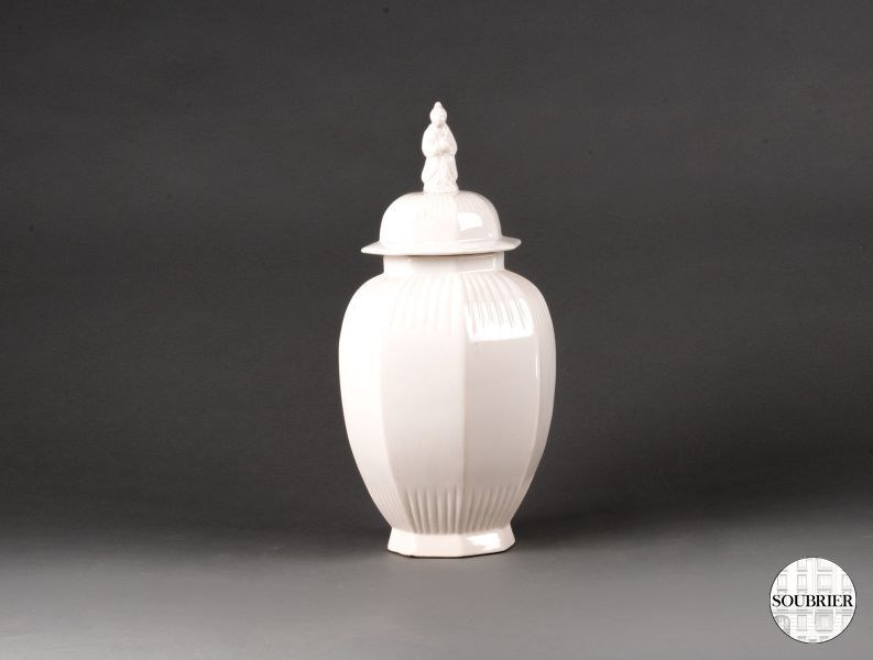Vase chinois en porcelaine blanche
