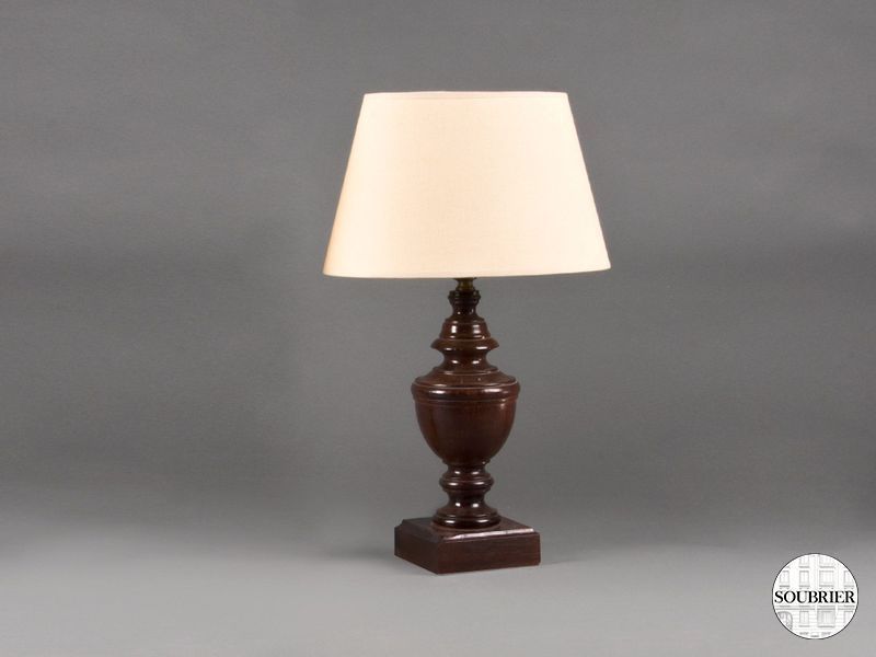 Lampe urne en bois