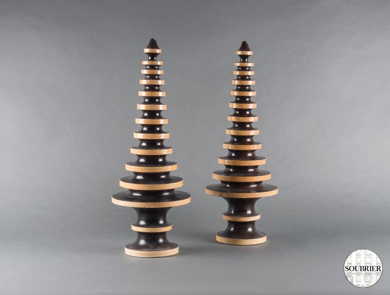 Pair of disk made obelisks