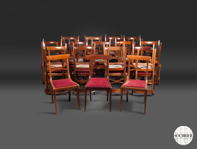 28 Chaises anglaises en acajou