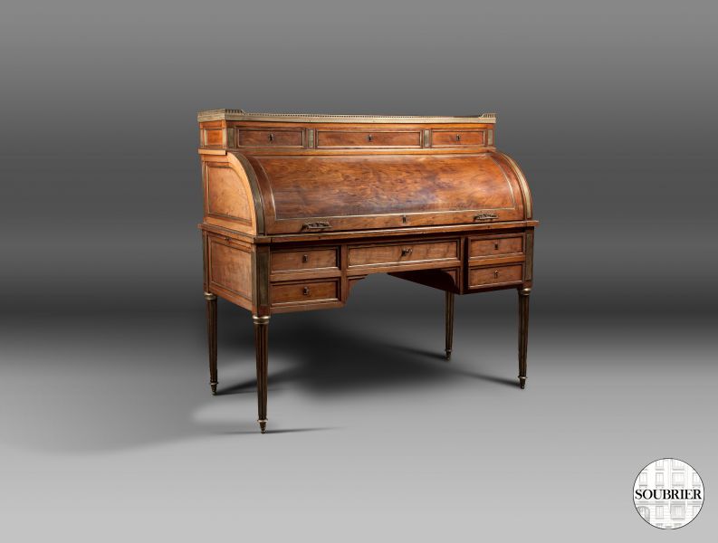 Bureau cylindre de style Louis XVI