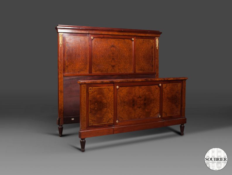 1900 mahogany bed