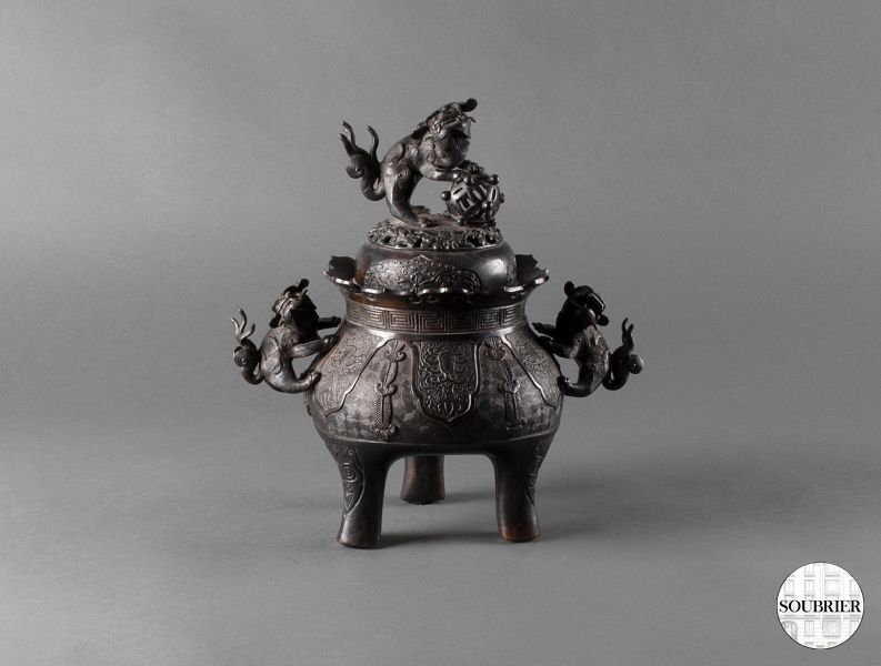 Chinese burns perfume bronze