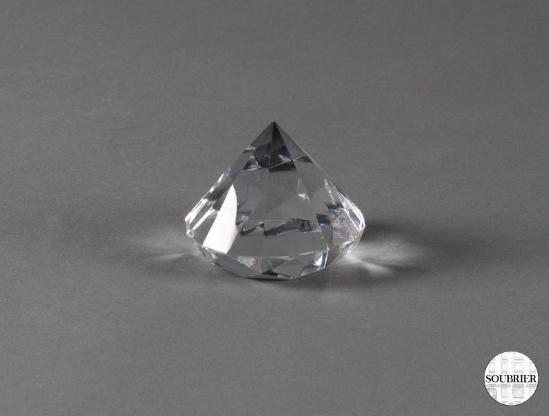 Diamond crystal