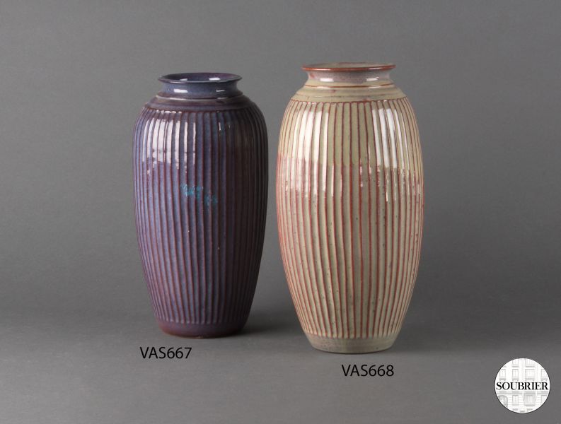 Paire de vases cannelés