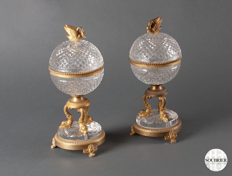 Paire de vases drageoirs