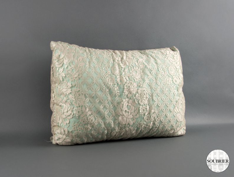 Coussin en dentelle