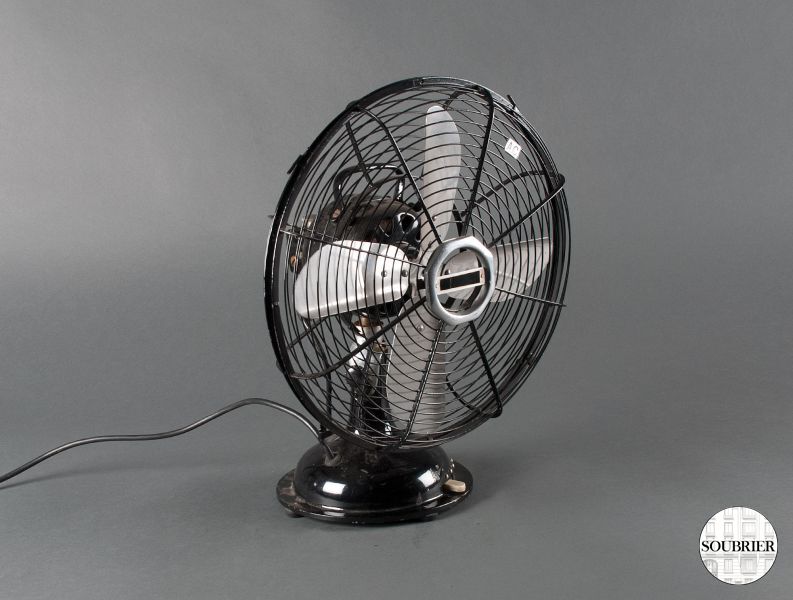 Petit modèle de ventilateur noir