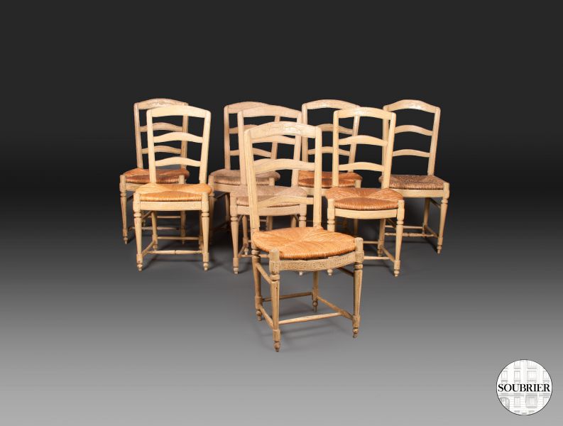 8 Chaises paillées et laquées