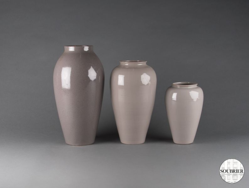 Vases en faïence grise