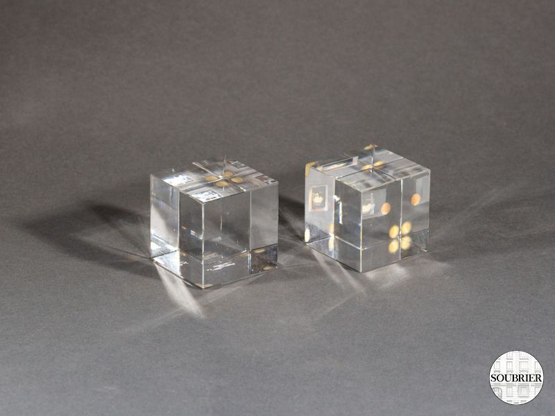 Cube cristal à facettes