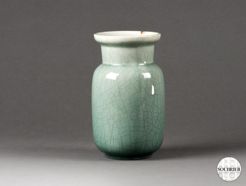 céladon earthenware vase