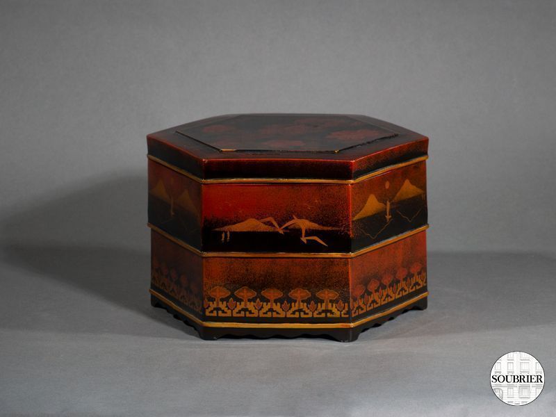 coffret octogonale en laque rouge et noir 