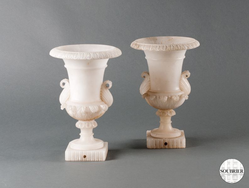 Two alabaster vases Medicis