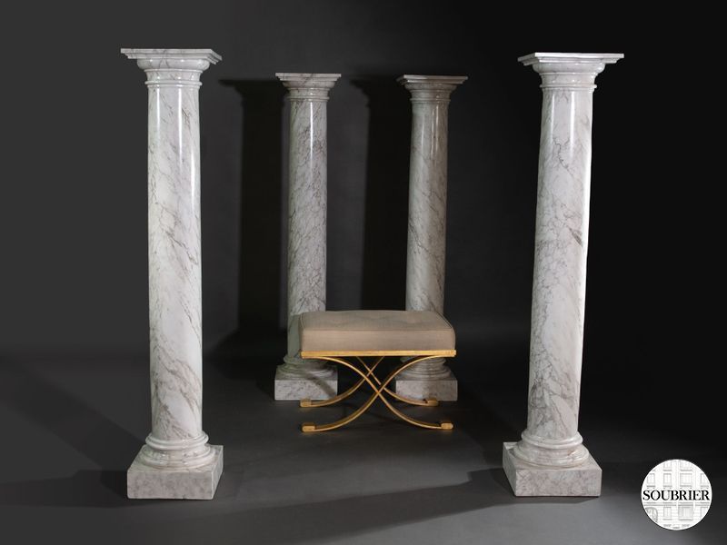 Quatre colonnes faux marbre
