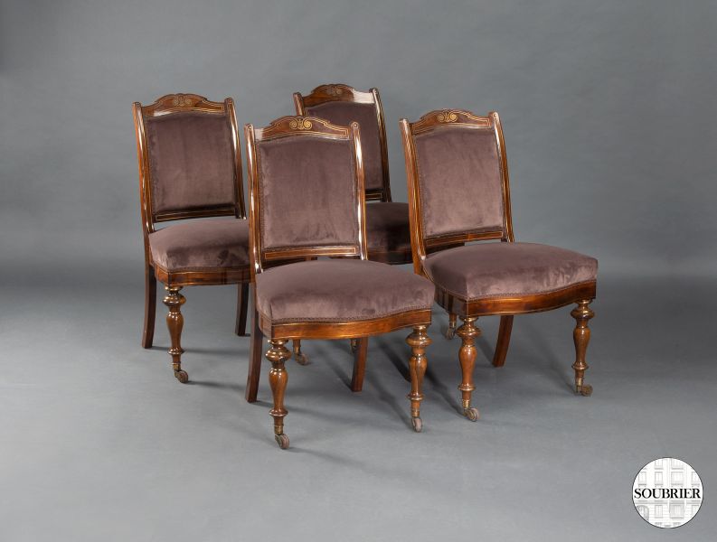 Quatre chaises 