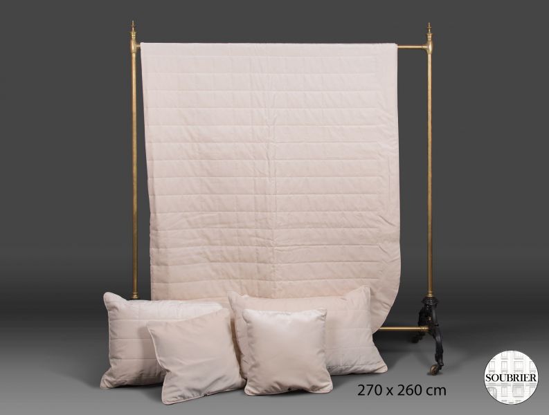 Ivory velvet bedspread