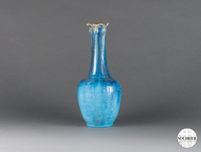 Vase à long col en céramique bleue
