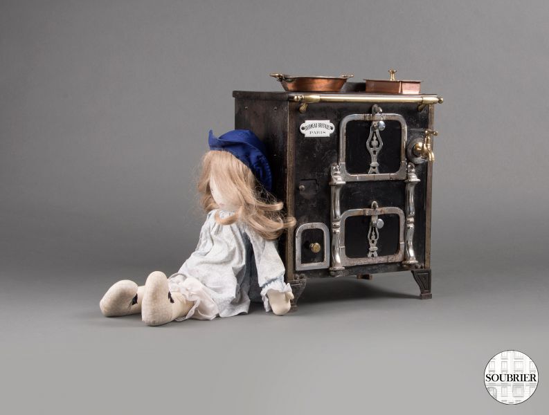 Cast iron doll cooker