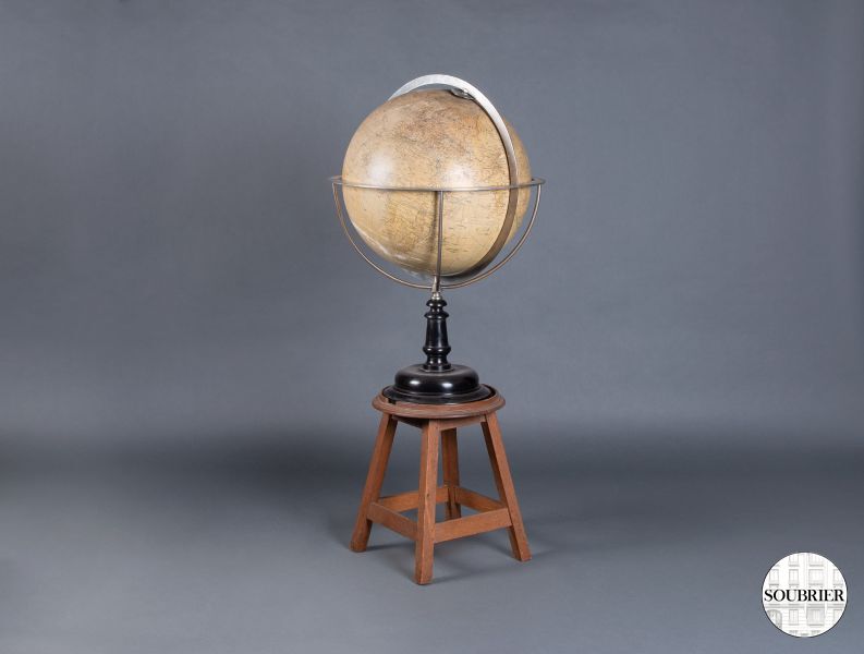 Standing globe