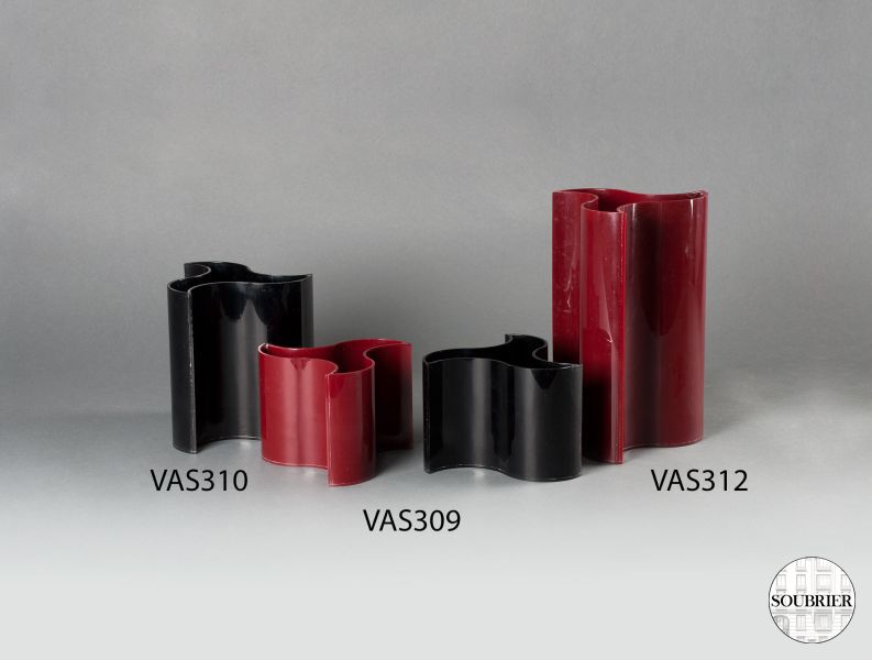 Black and burgundy propeller vases