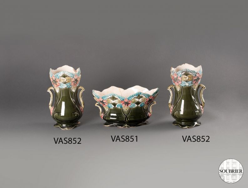 Jardinière et vases à fleurs