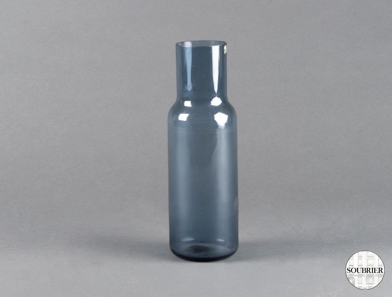 Vase bouteille en verre bleu