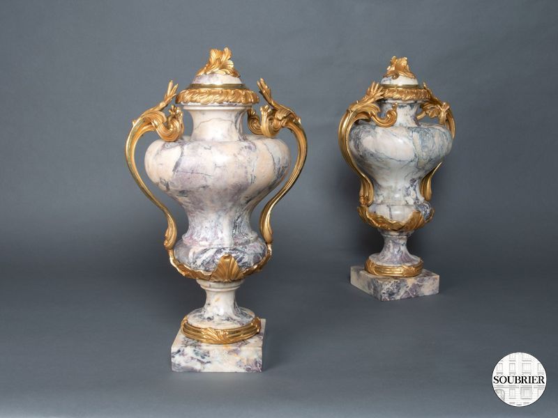  vases forme urne en marbre 