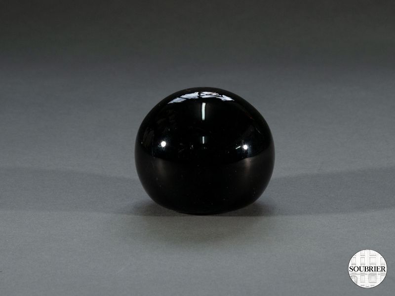 Petite boule en verre noir