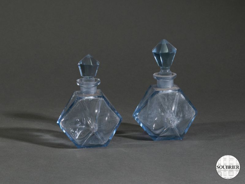 Flacon en verre bleu