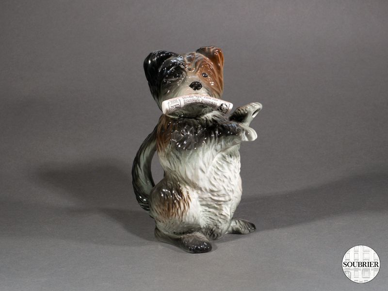 Chien théière avec s