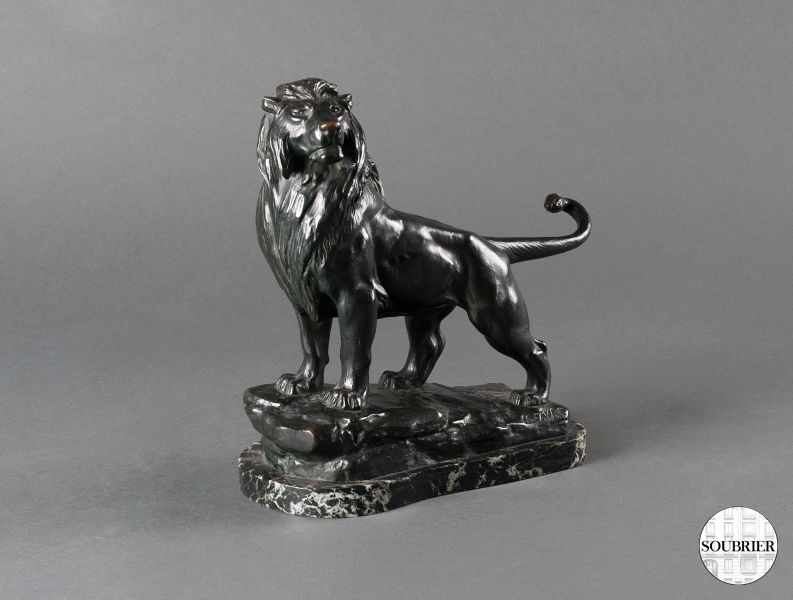 Bronze d'un lion