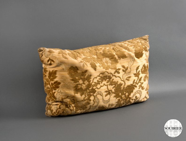 Damask velvet cushion