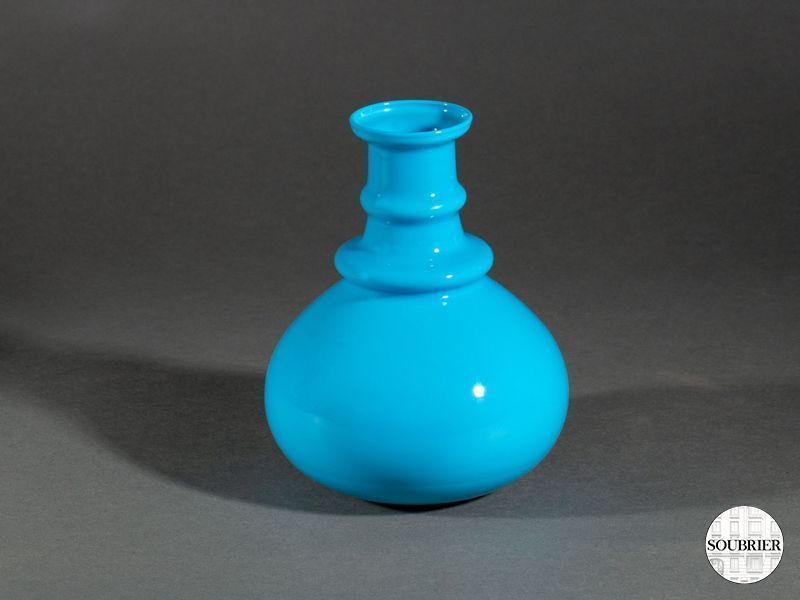 vase opaline bleu or