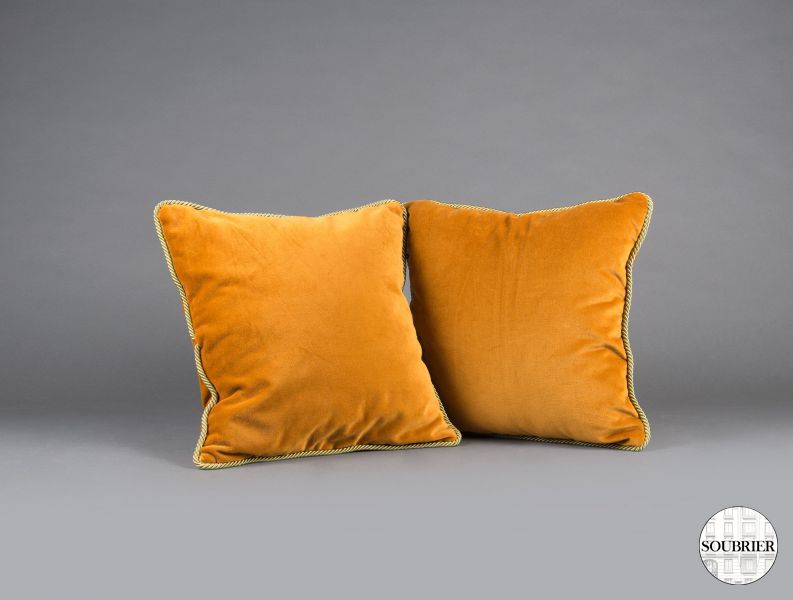 Coussin en velours moutarde