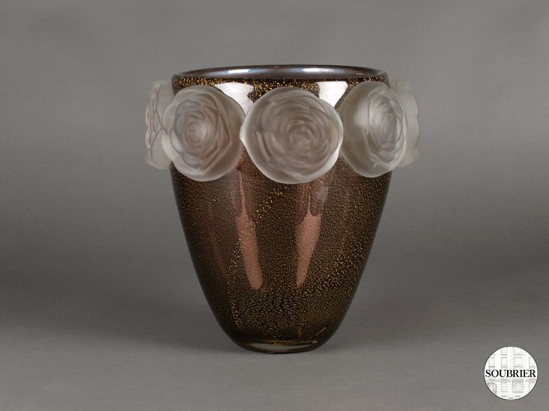 vase en verre  avec grosses fleurs