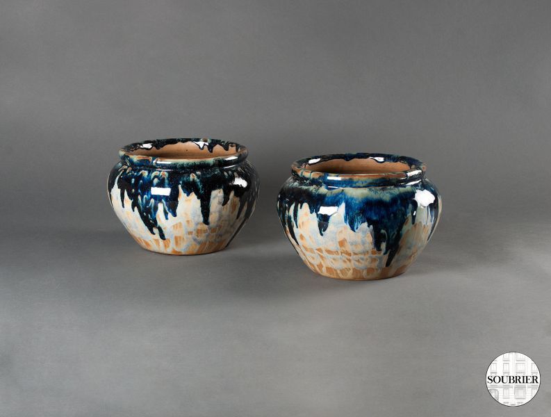 Two ceramic planters