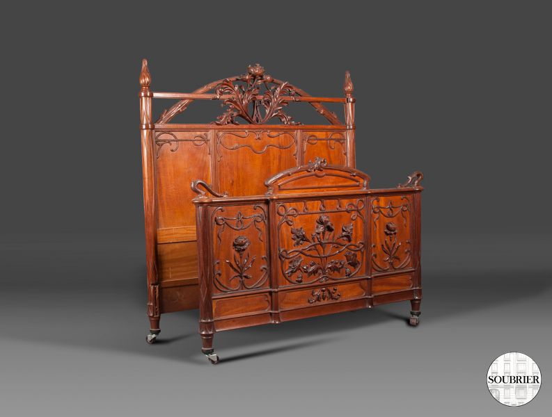 Double bed 1900